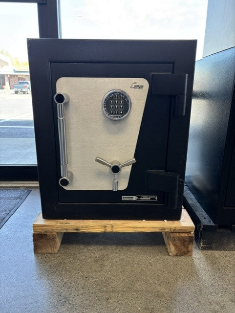 AMSEC Star Round Body C Series Floor Safe